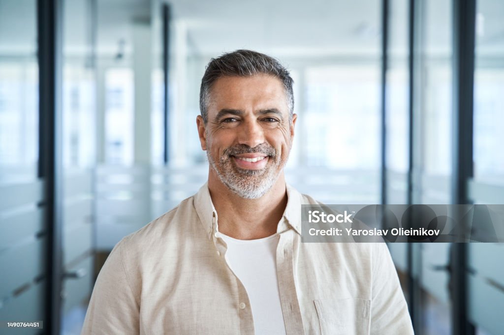 Headshot of Randall Melton